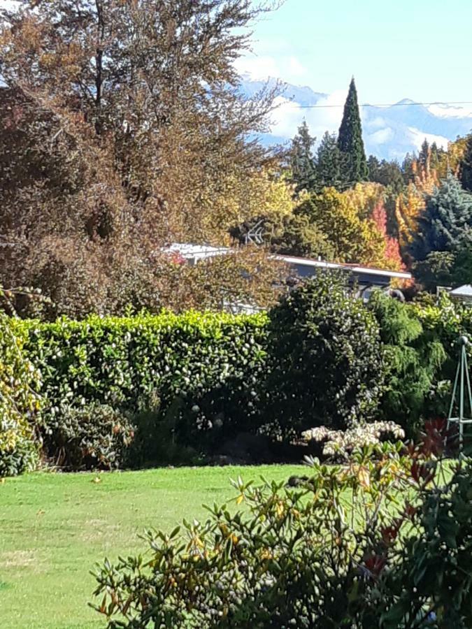 Central Wanaka | Lake & Mtn Views | Well Appointed Daire Dış mekan fotoğraf