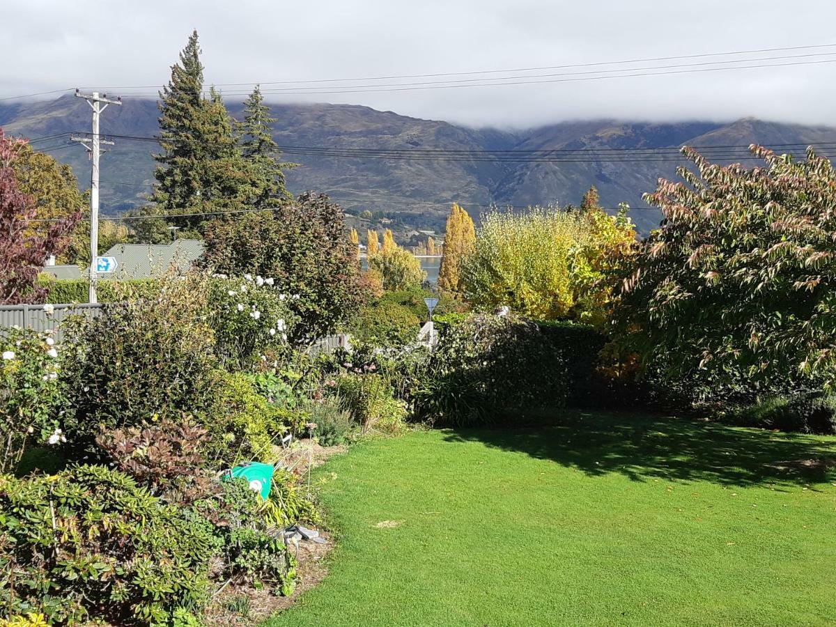 Central Wanaka | Lake & Mtn Views | Well Appointed Daire Dış mekan fotoğraf